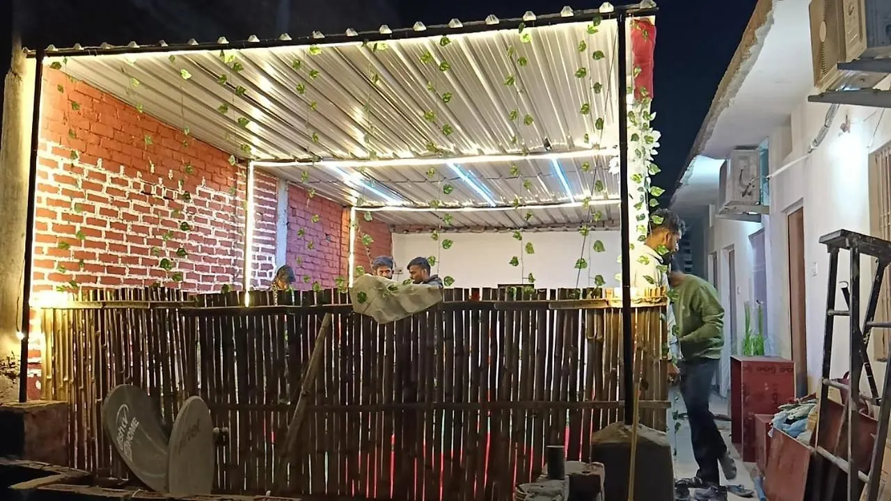 Varanasi Travels And Lodge India